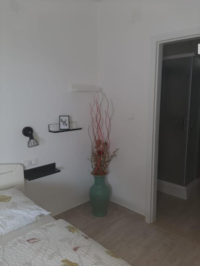 Apartments Mate Bol Bagian luar foto